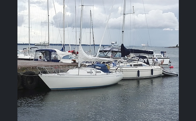 Avance 24 Purjevene-kuva-1